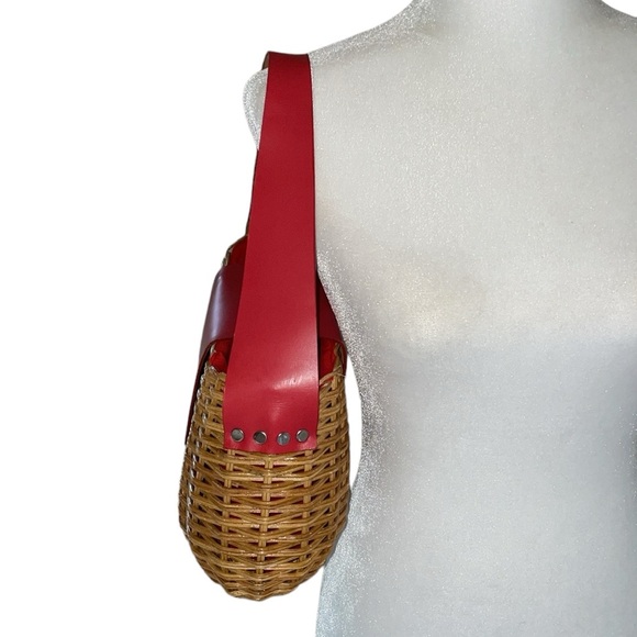 Wicker Shoulder Bag Purse with Red leather strap - Picture 2 of 14